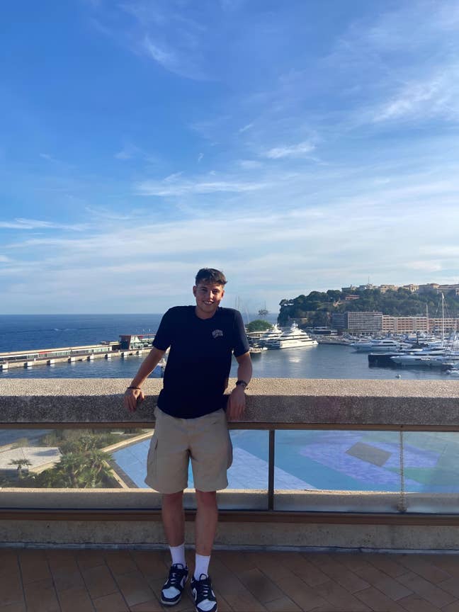 Buddy up or room wanted in sociable house Main Photo