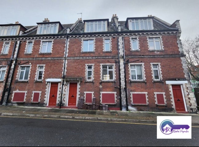 Studio Flat Available Now in Cricklewood  Main Photo