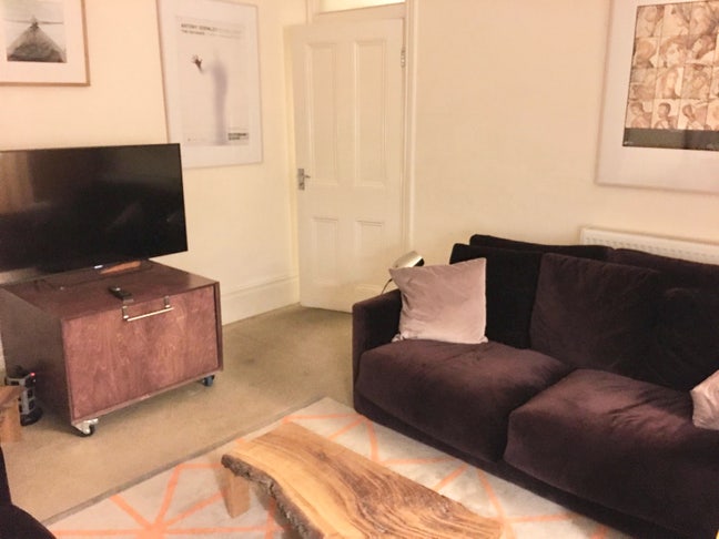 Battersea Park double room share with one Main Photo