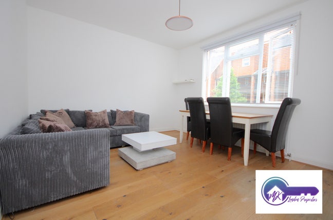 Cosy Double Room in Hoxton Available in October  Main Photo