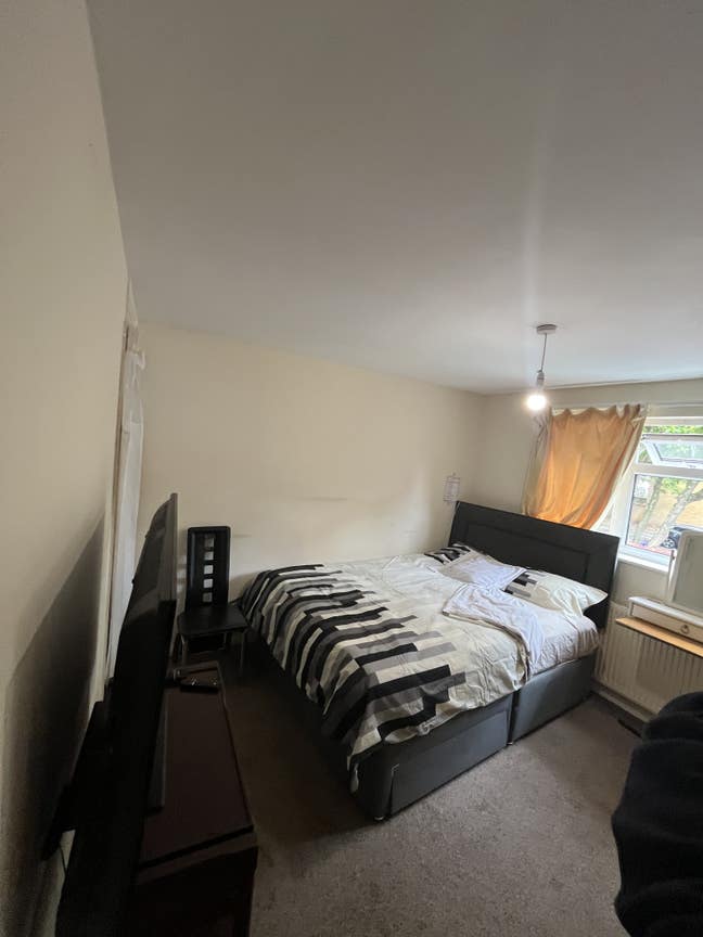Spacious Double Room Fully Furnished  Main Photo