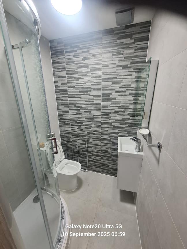 Newly built ensuite bedroom  Main Photo
