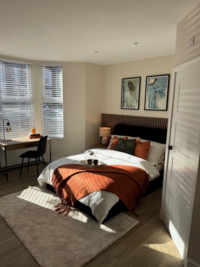 Luxury Rooms in the Heart of Town Main Photo