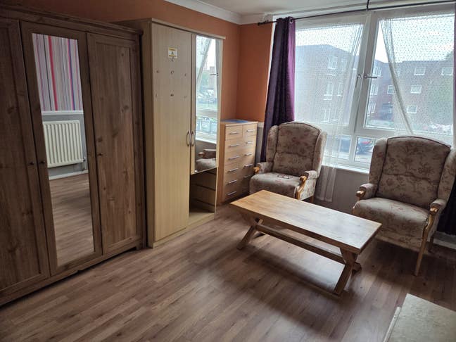 Superking size room£800 pm incl Bills in Barking.  Main Photo