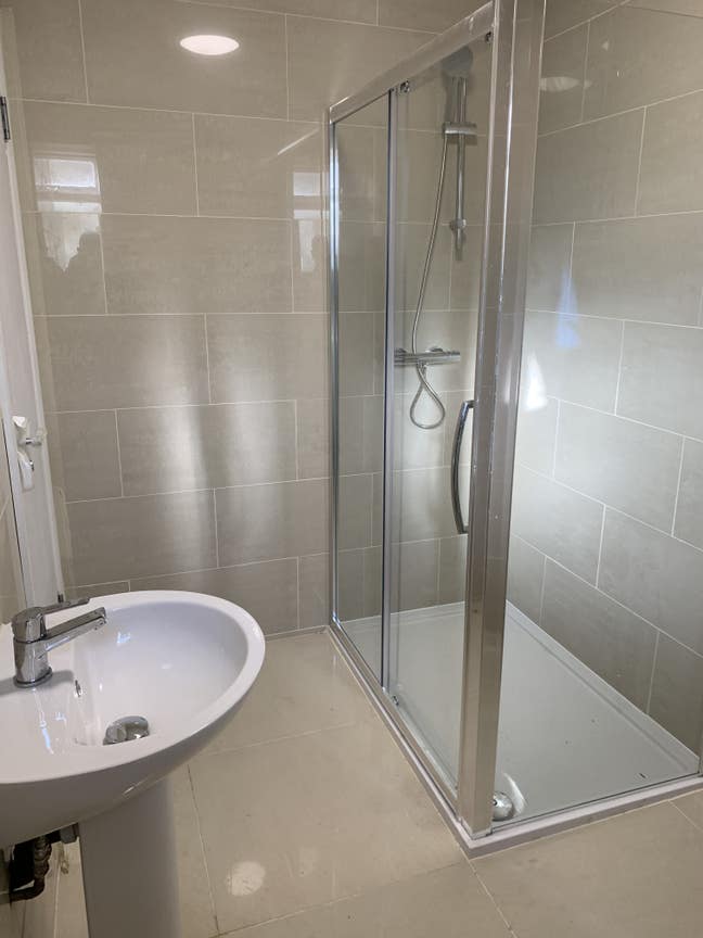 Stunning 2 Double Bedrooms with Own Bathroom Main Photo