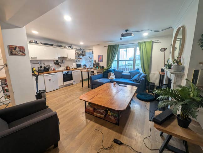Double Room in Flat with Garden  in  Hackney Main Photo