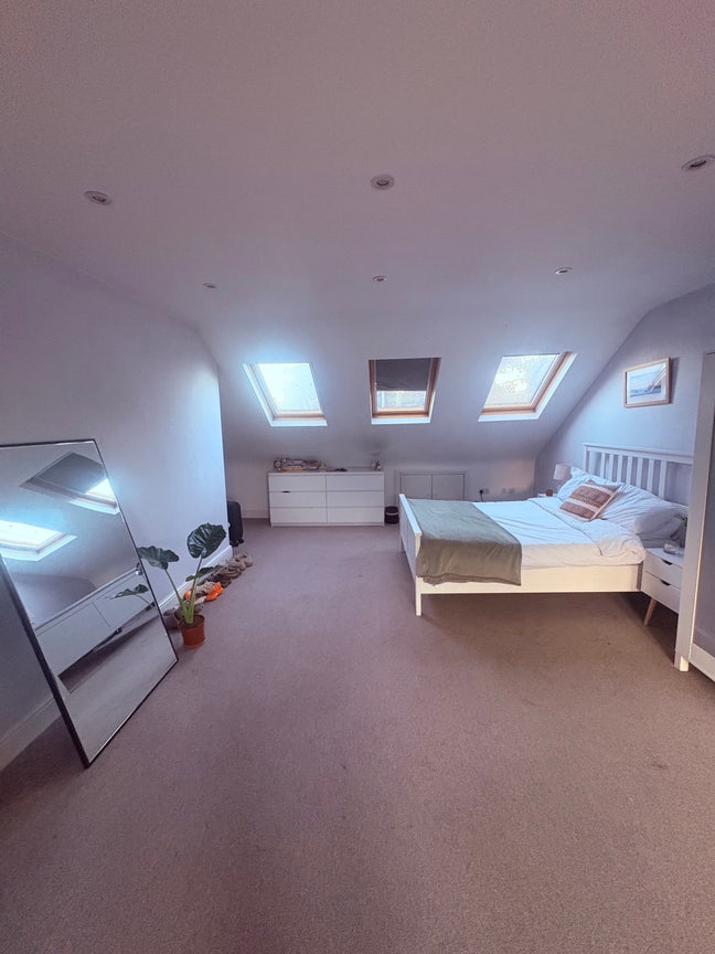 Big Double Room with En-suite in Clapham Common Main Photo