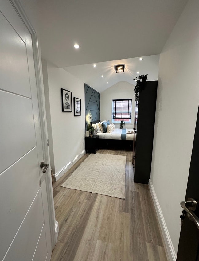 Beautiful Double - Ensuite Available - Bills Inc Main Photo