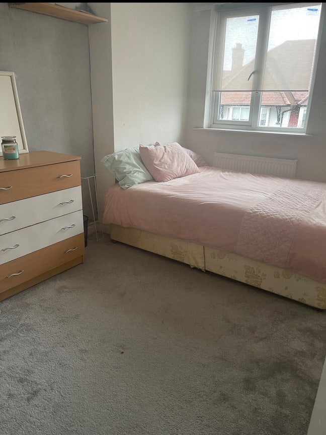 Single occupancy double bedroom Main Photo