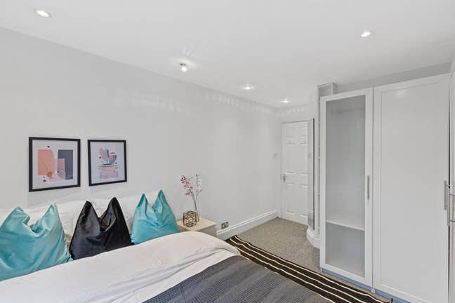 Large Rooms in Brighton! No Deposit! Main Photo