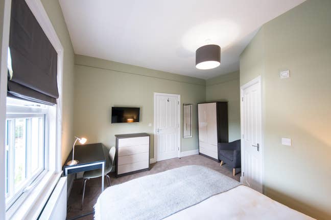 Three Ensuite Rooms - Close to Reading Station Main Photo