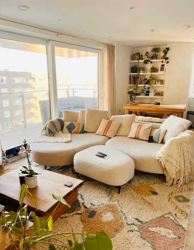 2 bed 2 bath apartment | East London Main Photo