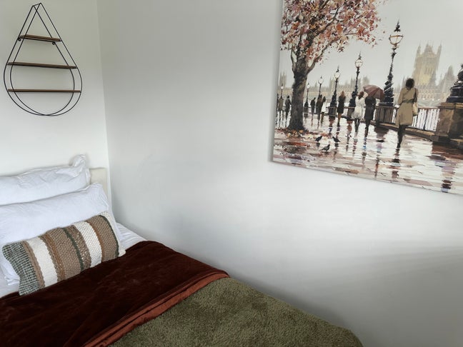 Room to let in house share  Main Photo