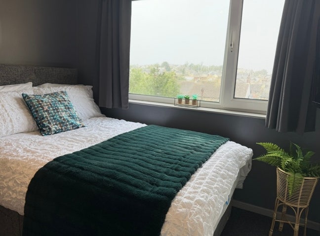 En Suite Rooms - NO Deposit Option Main Photo