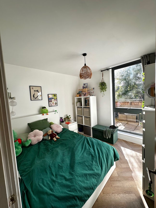 Bright Room + Your Own Bathroom in BS6 Main Photo