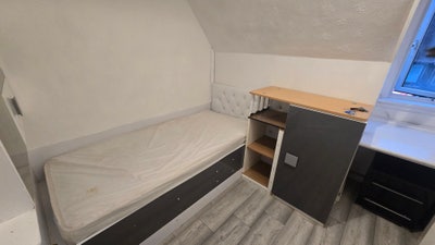 Bright cheap BOX Room to Let in Burnt Oak Main Photo