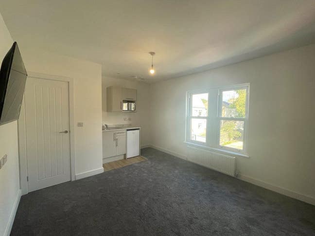 Brand New Palmerston Road - 4 En-Suite & 2 Studios Main Photo