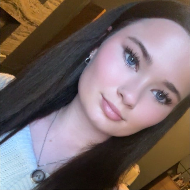 Hi, My name is Martina Knott i am 18 and i am... Main Photo