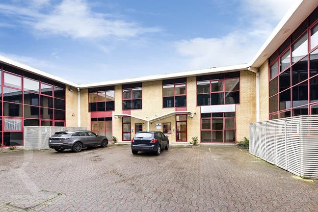 Modern Studio - Colindale NW9 Main Photo