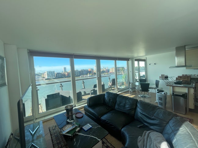 Large and light double room in stunning apartment  Main Photo