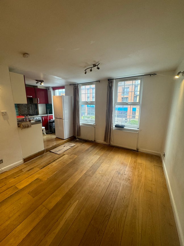 1 bed flat available in Sutton Main Photo