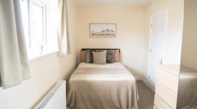 Double Ensuite Available in New Renovation Main Photo