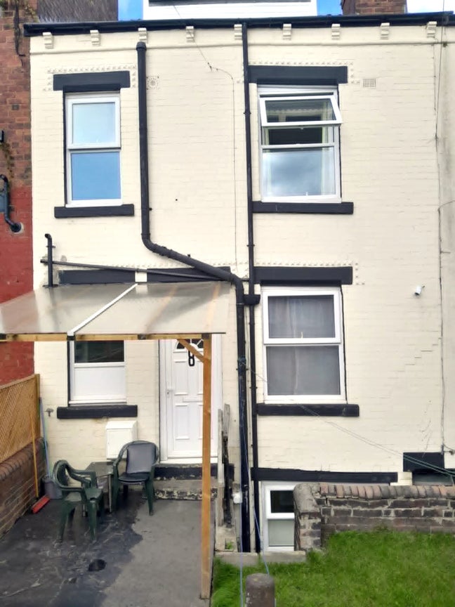 2 Bedroom House with Garden - Bills Included Main Photo