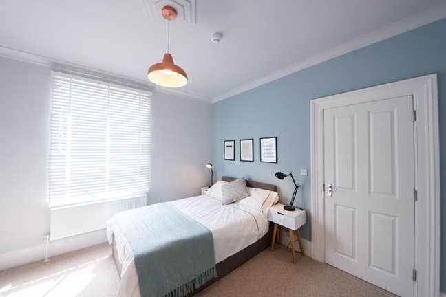 Beautiful home - Walking distance to Town Centre Main Photo