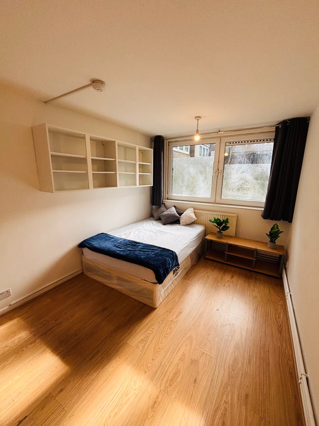 Caledonia Road Serenity 🏡Your Perfect Room Awaits Main Photo