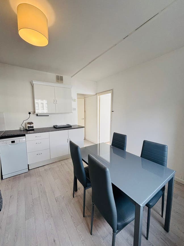 3 Bedroom Flat to Let in Near UCL University  Main Photo