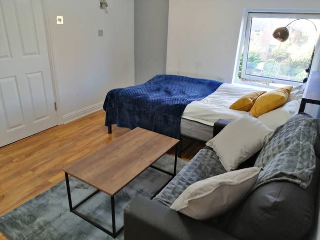 Large Modern Studio - Ready To Move In  Main Photo