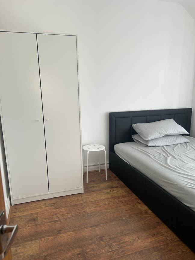 Couple room for single or couples.  Main Photo