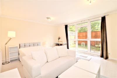 Nice double rooms only 18 mins walk to UCL. Main Photo