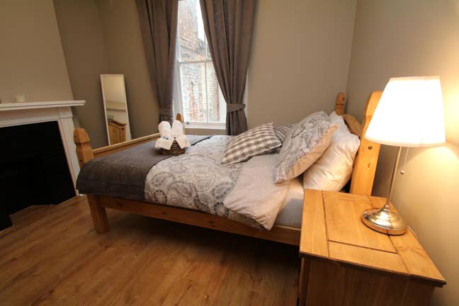 To Rent Sidney Square, Whitechapel, London, E1 Main Photo