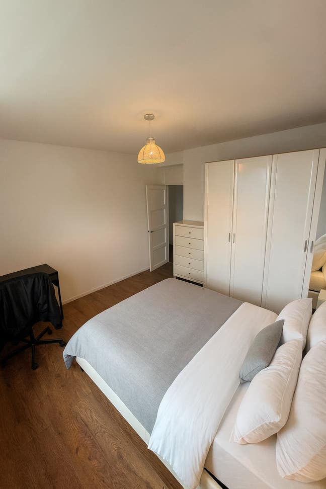 Bow, Newly Refurbished Flat🌈Double Room Available Main Photo