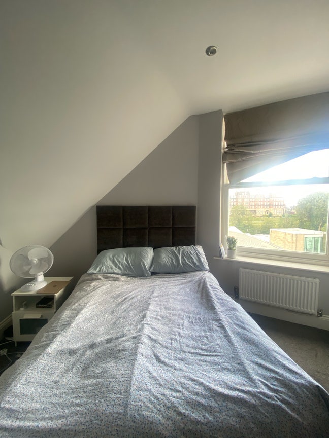 En suite Room - Looking for flatmate Main Photo