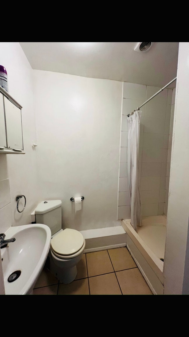 Friendly, clean, house with garden! Main Photo