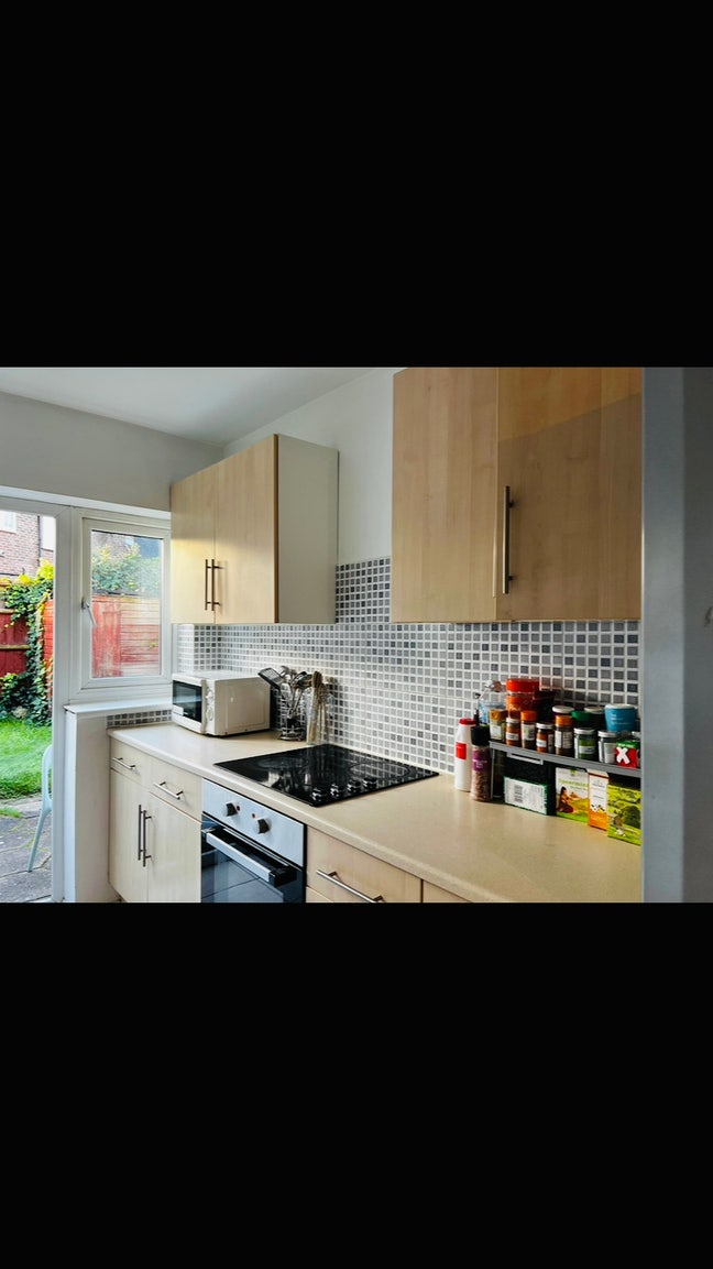 Friendly, clean, house with garden! Main Photo