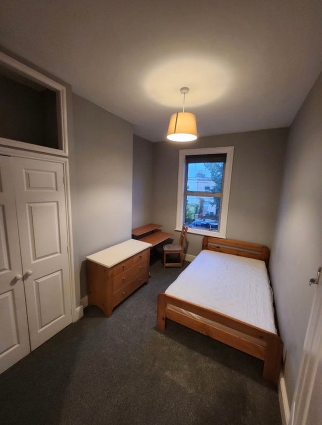 Refurbished Double Bedroom In Great Location! Main Photo