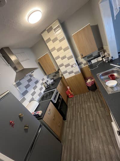 Spacious 1 bedroom Flat Available NOW! Main Photo
