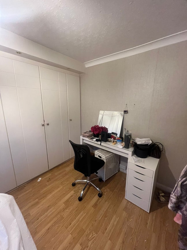 Double room for rent-ammenties included.  Main Photo