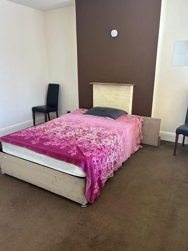 Lovely Spacious and Peaceful room in a flat Main Photo