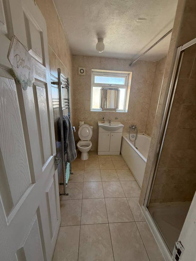 Shared Room available Main Photo