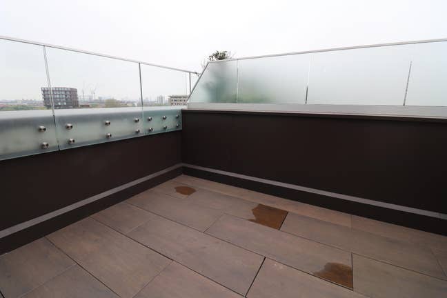 Stunning Double Room in Hoxton - (Couples Welcome) Main Photo