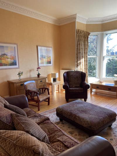 Bright double room in a lovely spacious property. Main Photo