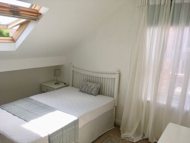 **ALL bills included** Professional shared house Main Photo