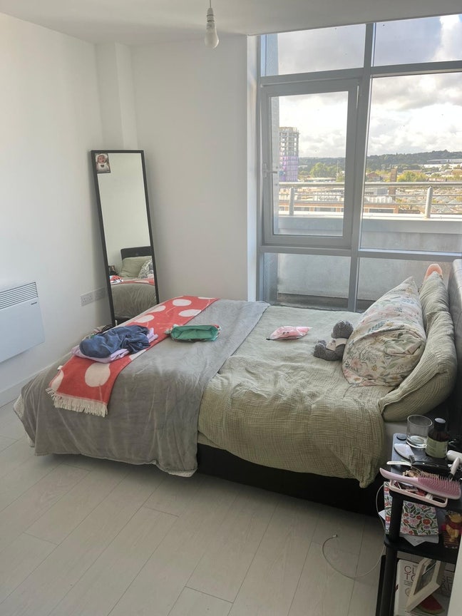 Housemate wanted for 2 bed flat share Main Photo