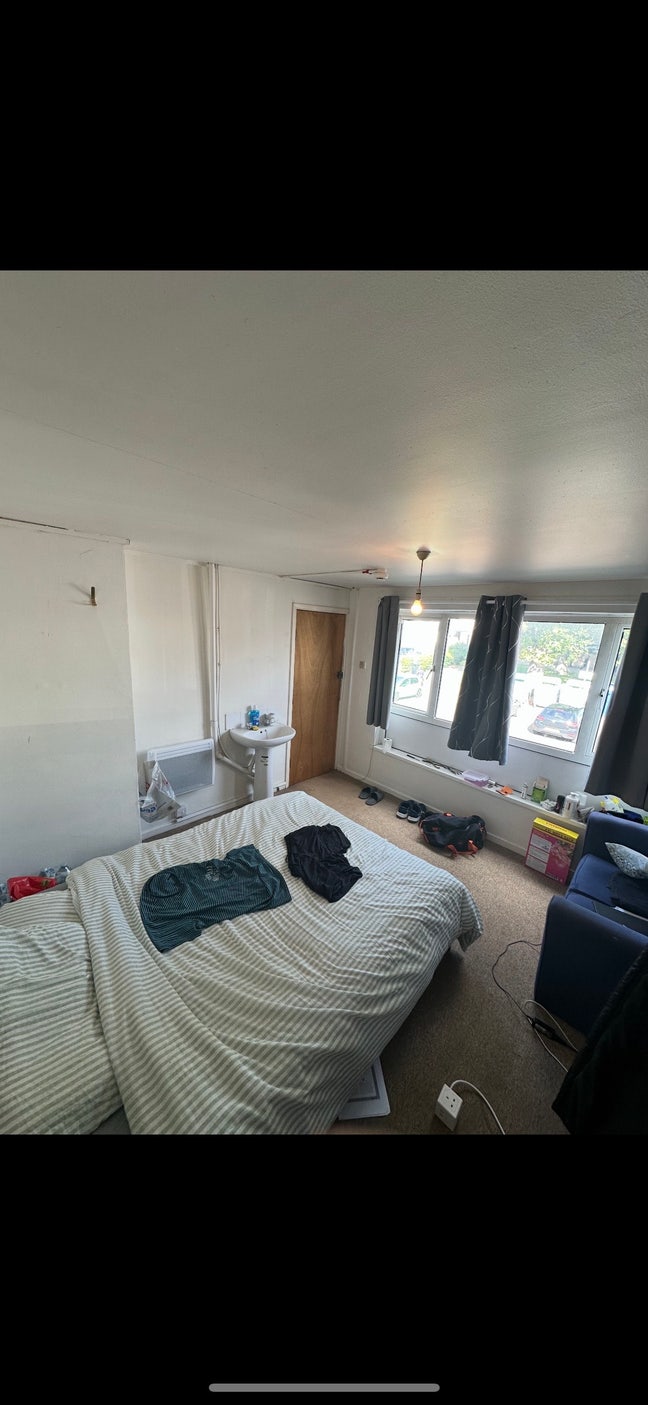 Large room Hemel Hmpested Main Photo