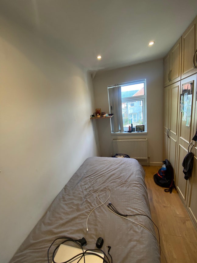 Single Room Main Photo