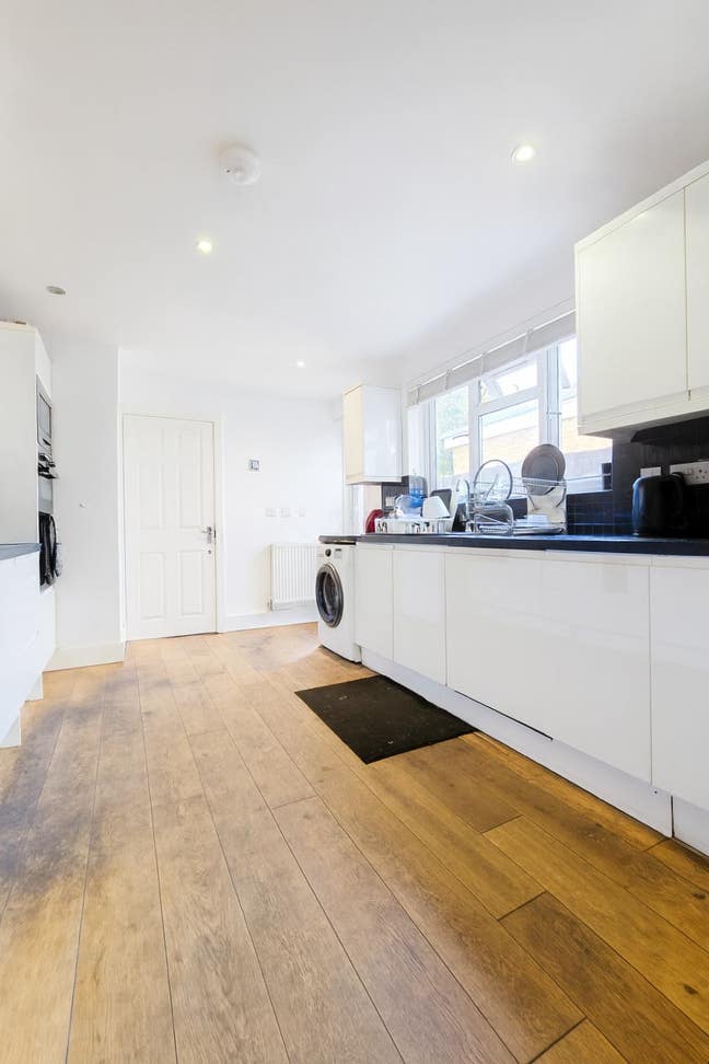 Luxury Double rooms, All Bills Included Main Photo